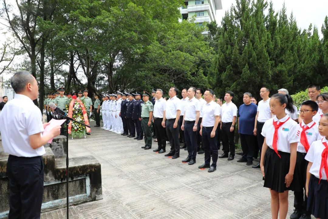 我区举行烈士纪念日公祭活动