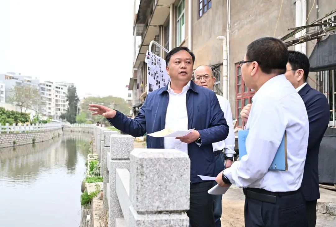 区领导开展“护河爱水、清洁家园”活动暨生态环境问题整治现场会