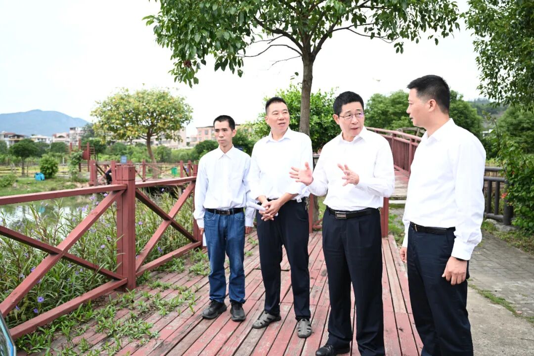 兰文带队开展“护河爱水 清洁家园”活动暨乡村振兴调研