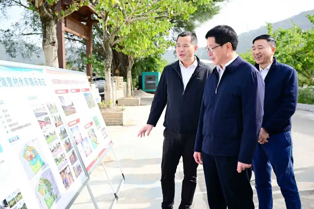 兰文宣讲党的二十届四中全会精神并调研乡村振兴暨“护河爱水、清洁家园”活动