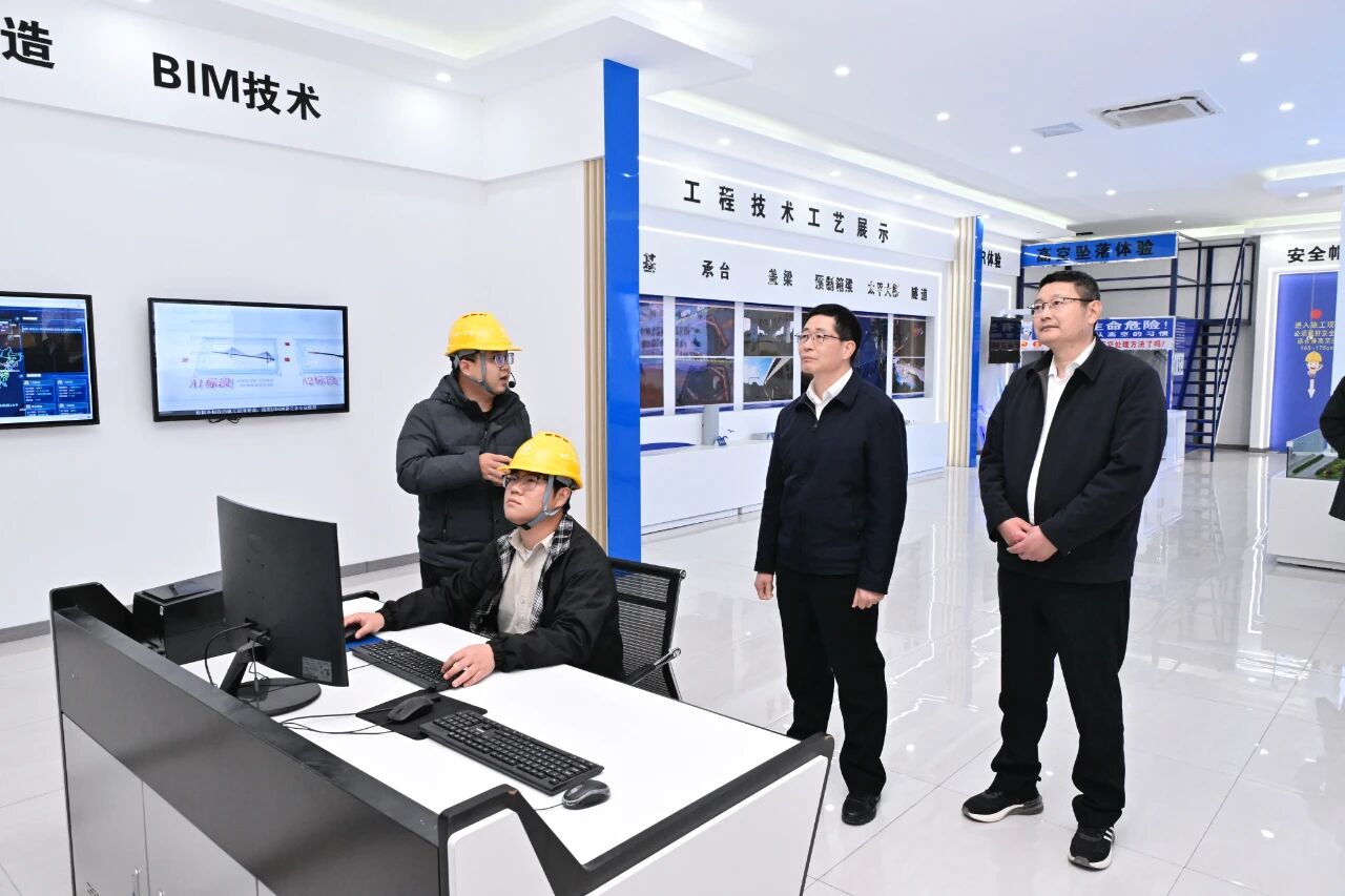 兰文赴基层宣讲党的二十届四中全会精神并调研福州机场第二高速公路建设