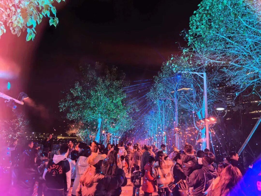 【网络中国节·春节】新晋夜游“顶流”！长乐洞江湖灯光秀火了！