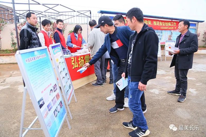 情系雷锋月，爱满三月天！我区多部门开展学雷锋活动