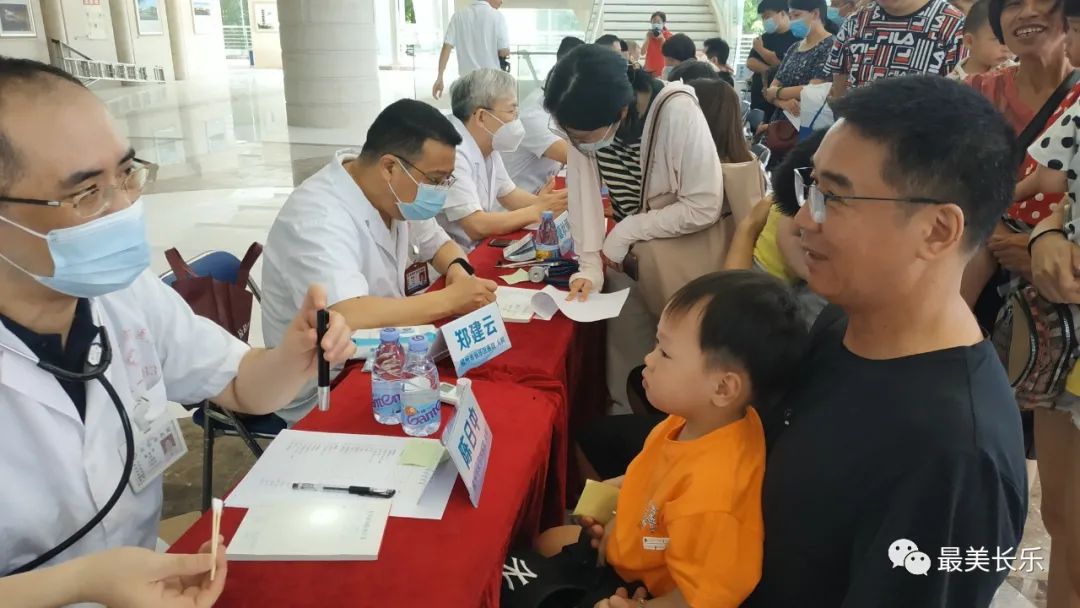 【我为群众办实事】健康送到家门口 义诊活动暖人心