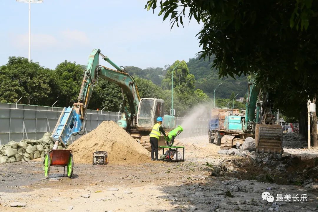 郑和中路道路改造工程已动建，计划十月上旬完工