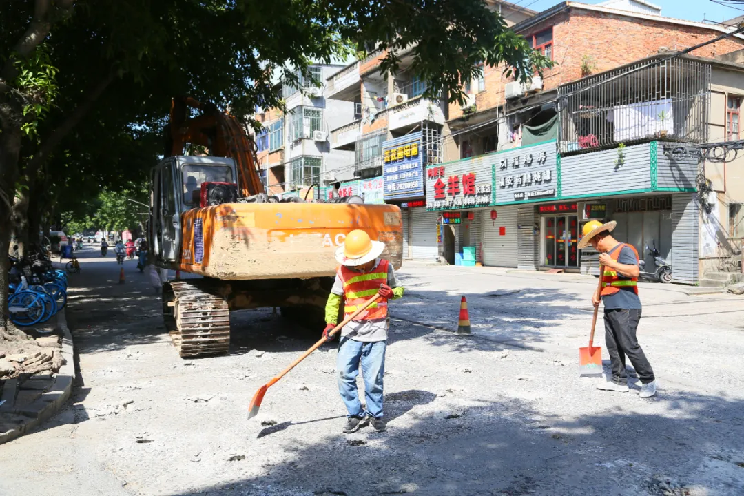 我区已启动奎桥路道路改造工程，预计12月底竣工