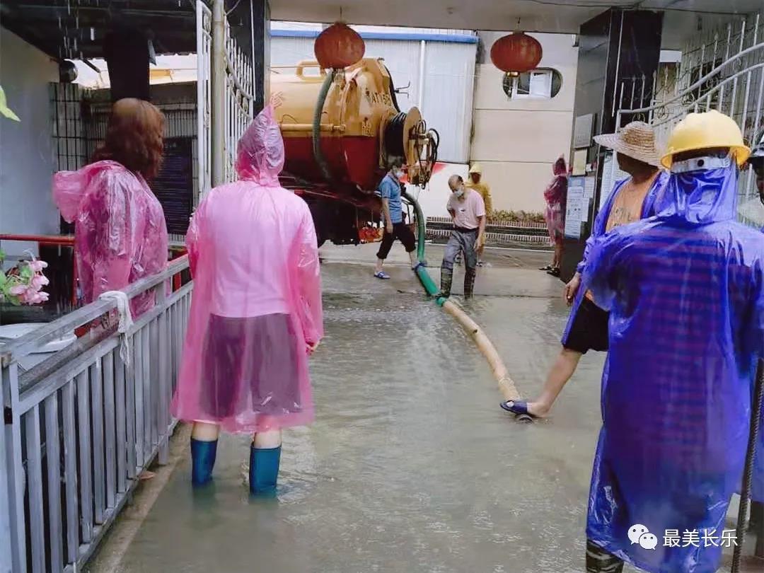 长乐：5900多名干部坚守 筑起抵御风雨“钢铁防线”