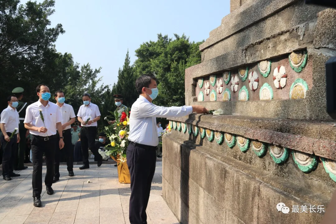 我区举行烈士纪念日公祭活动