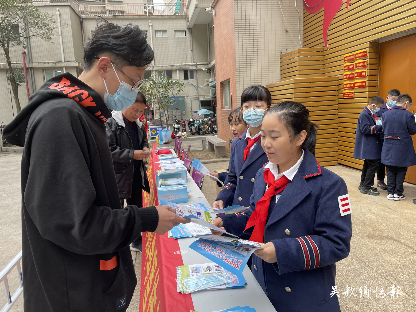 宣传平安“三率” 共建平安社区