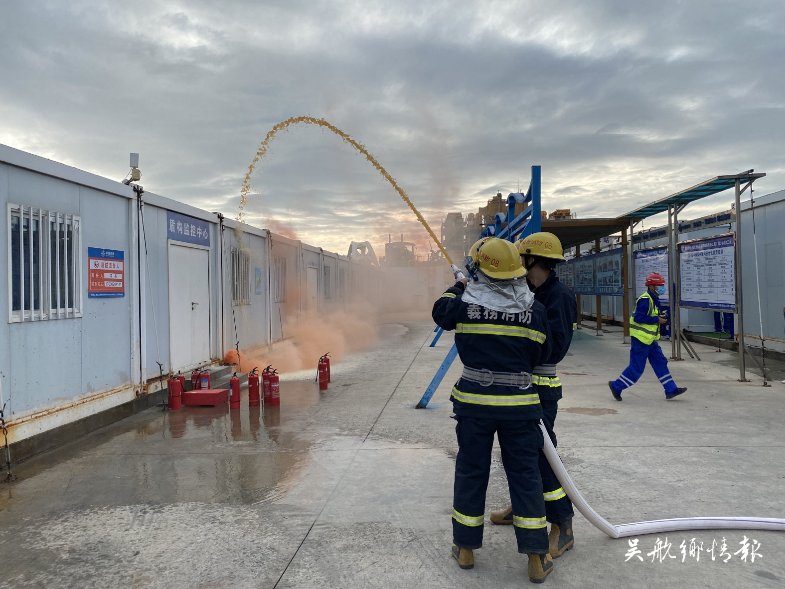 火灾、中毒窒息应急演练在中国交建滨海快线第三标段2工区举办