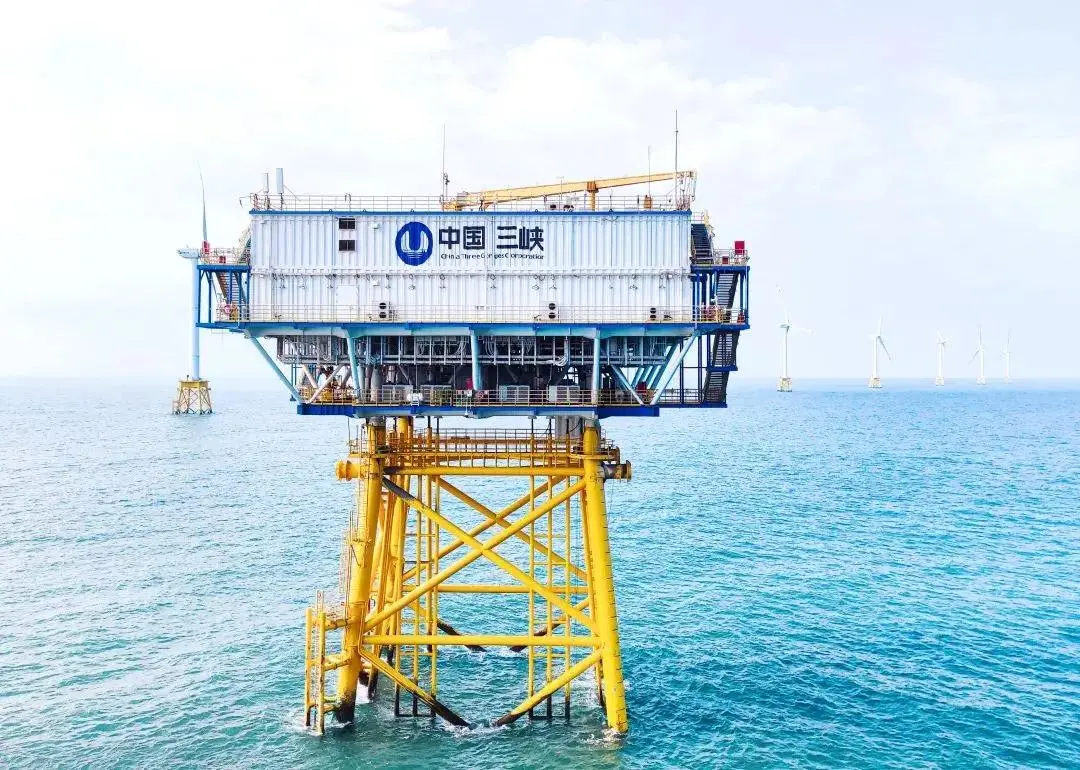 国内首台最大容量海上风电塔筒变压器在长乐投运成功