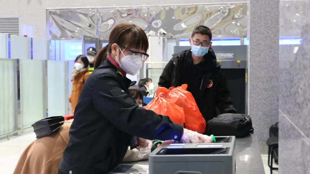 新春走基层 | 长乐东站：严把春运防疫关 守好健康闸门