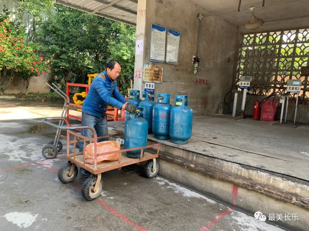 从源头上管控液化气安全，我区开展液化气领域“打非治违”专项行动