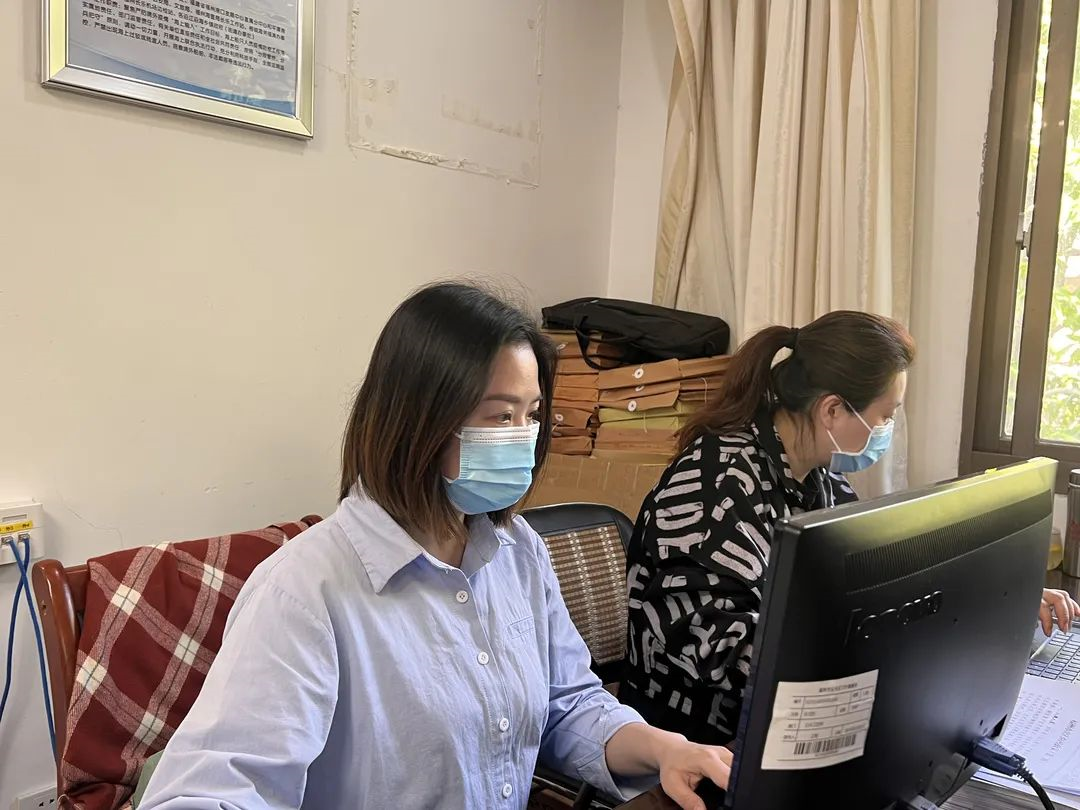 超赞！这对疫情防控战线上的“硬核”母女