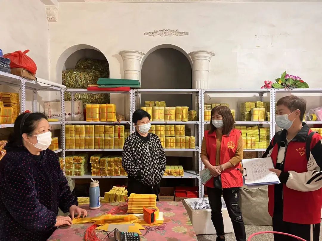 超赞！这对疫情防控战线上的“硬核”母女