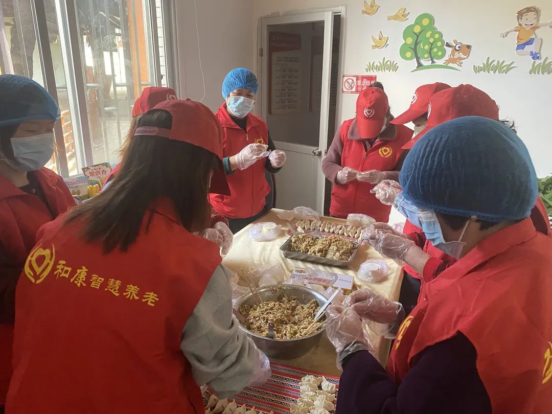 银龄有福！上千名老人享受送餐上门智慧养老服务