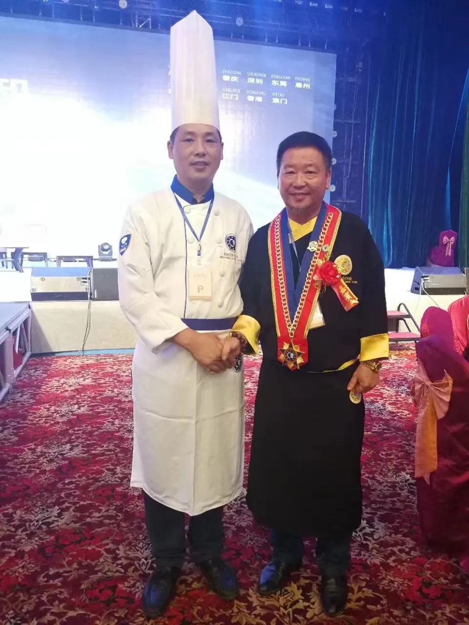 深耕长乐乡宴，上过央视，获评“中华厨神”洪正儿：做鱼、雕花，“乌把”！