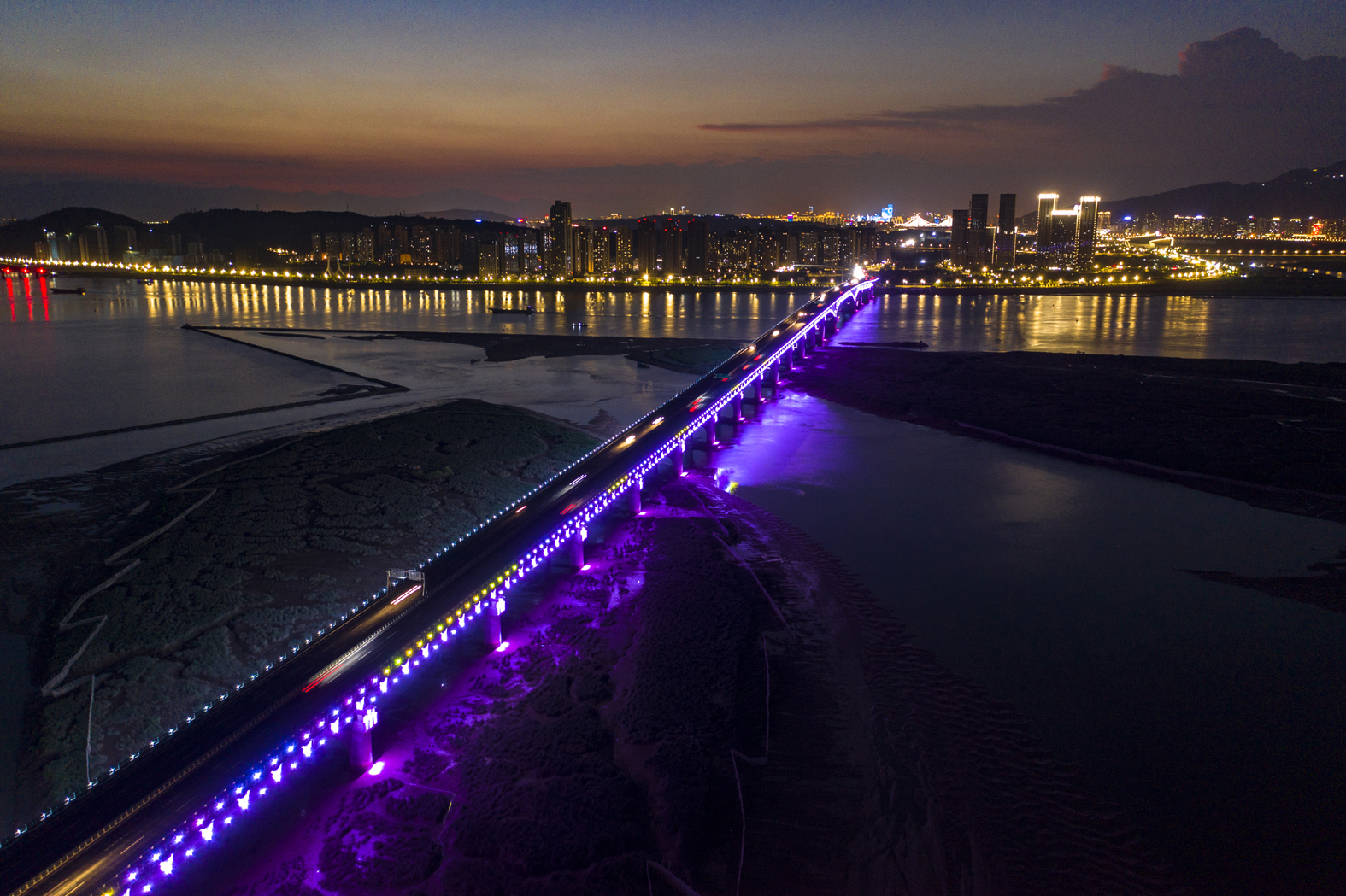  道庆洲过江通道夜景惊艳亮相