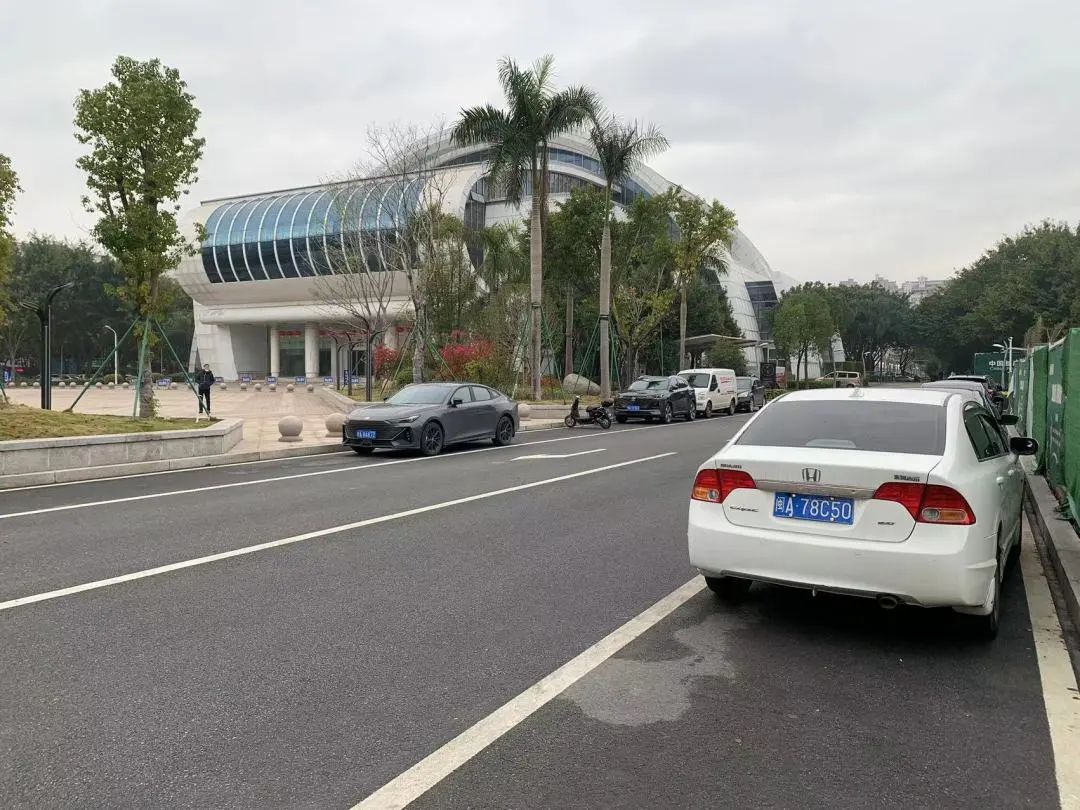 注意！人民会堂停车场将进行试运营，今后这些时段免费！