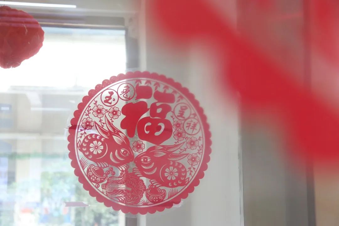 【网络中国节•春节】从舌尖到心间！这份团圆饭，够暖！