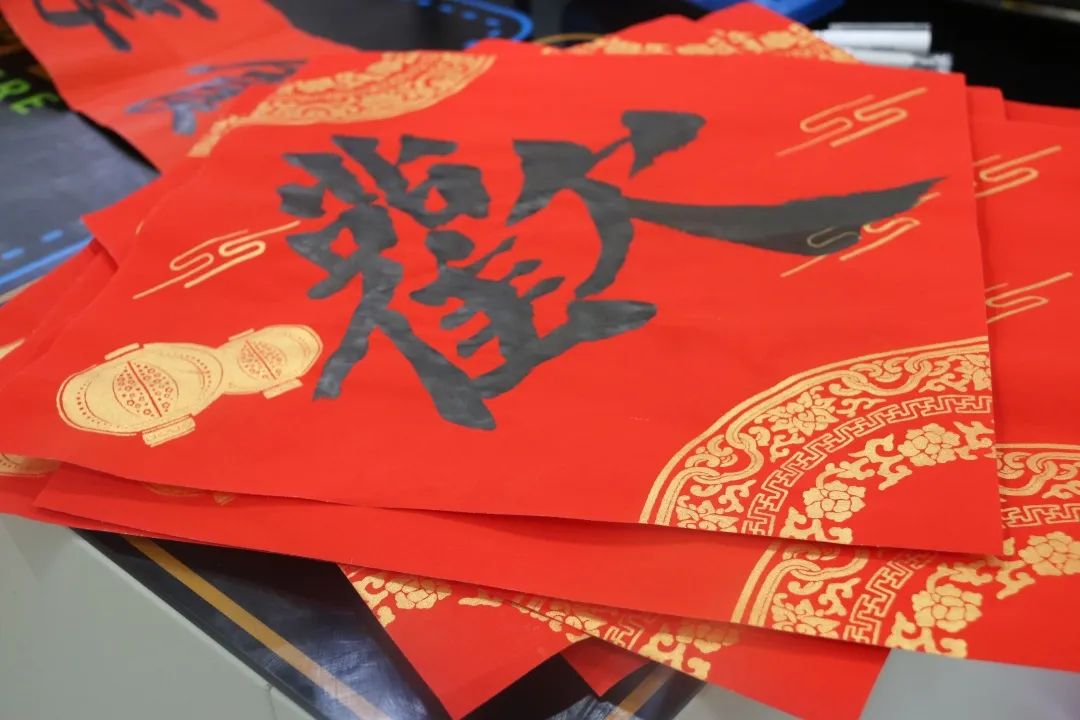 【网络中国节•春节】从舌尖到心间！这份团圆饭，够暖！