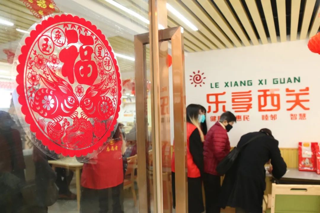 【网络中国节•春节】从舌尖到心间！这份团圆饭，够暖！