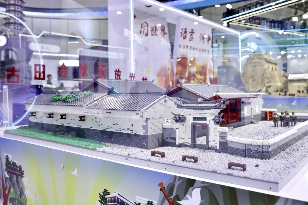 免费参观！超震撼！近100万个积木颗粒，耗费近7000个小时……