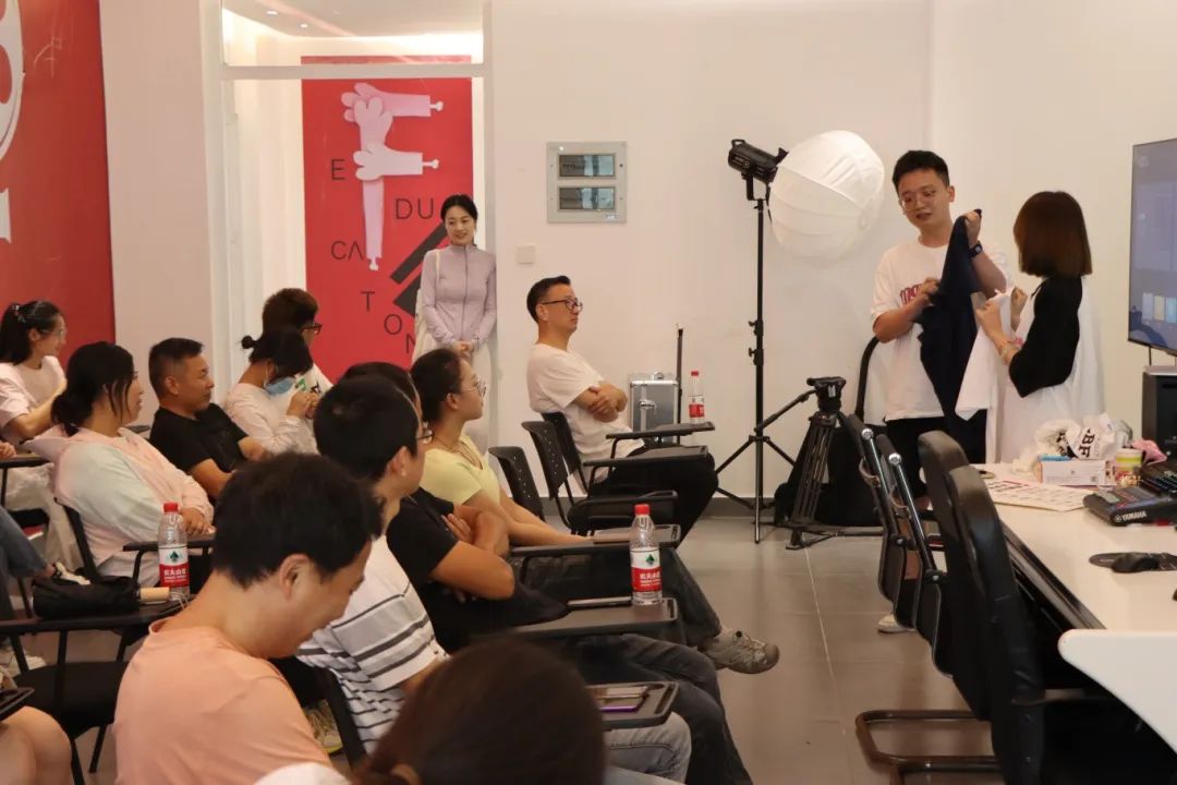 高校携手政府，直播课程培训助力乡村振兴