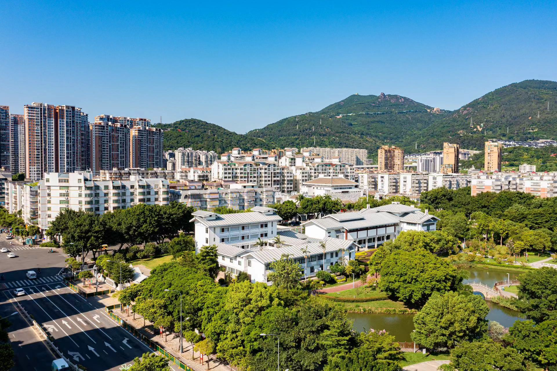 长乐，青山绿水美如画→