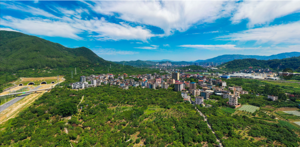 长乐：蓝天映城 碧水绕城 青山环城