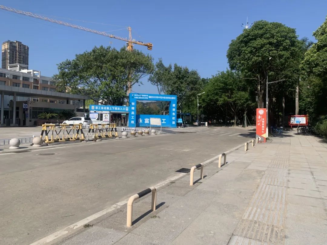 围挡已拆除！恢复通行
