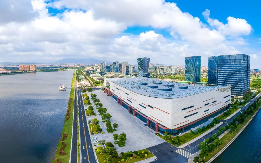 兰文：坚持一张蓝图绘到底 以实干实绩推动高质量融合发展