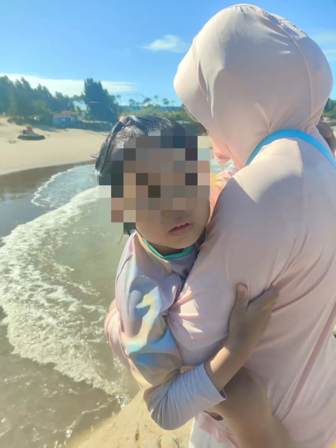 突发！5岁女孩落海！55岁的他跳了下去……